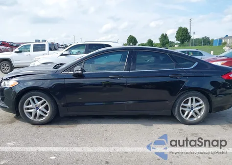 2015 Ford Fusion Se z USA, uszkodzony, nr VIN 1FA6P0H78F5123683